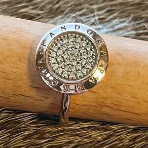 Pandora Rose Signature Ring
Pandora Rose Signature Ring with Zirconia - 180912CZ